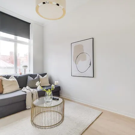 Spacious Private 1 *